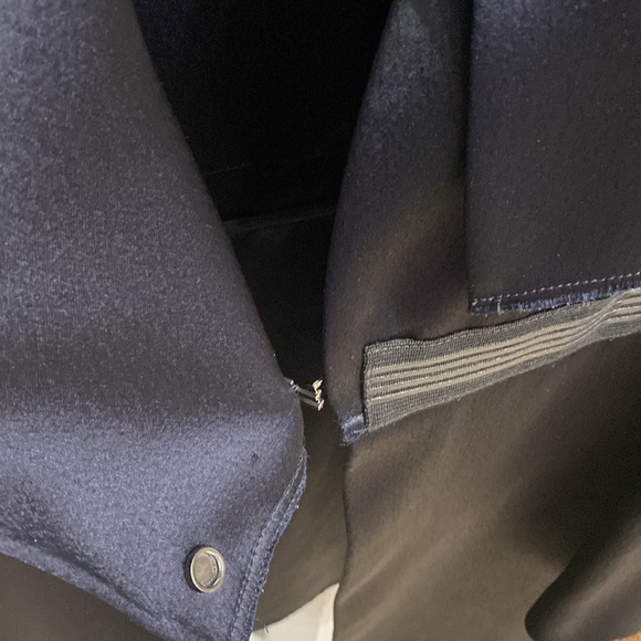 Sophisticated Designer silk jacket, one of a kind. - Picture 6 of 8